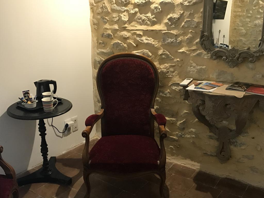 סן-לורו-דז-ארב Residence Du Platane מראה חיצוני תמונה